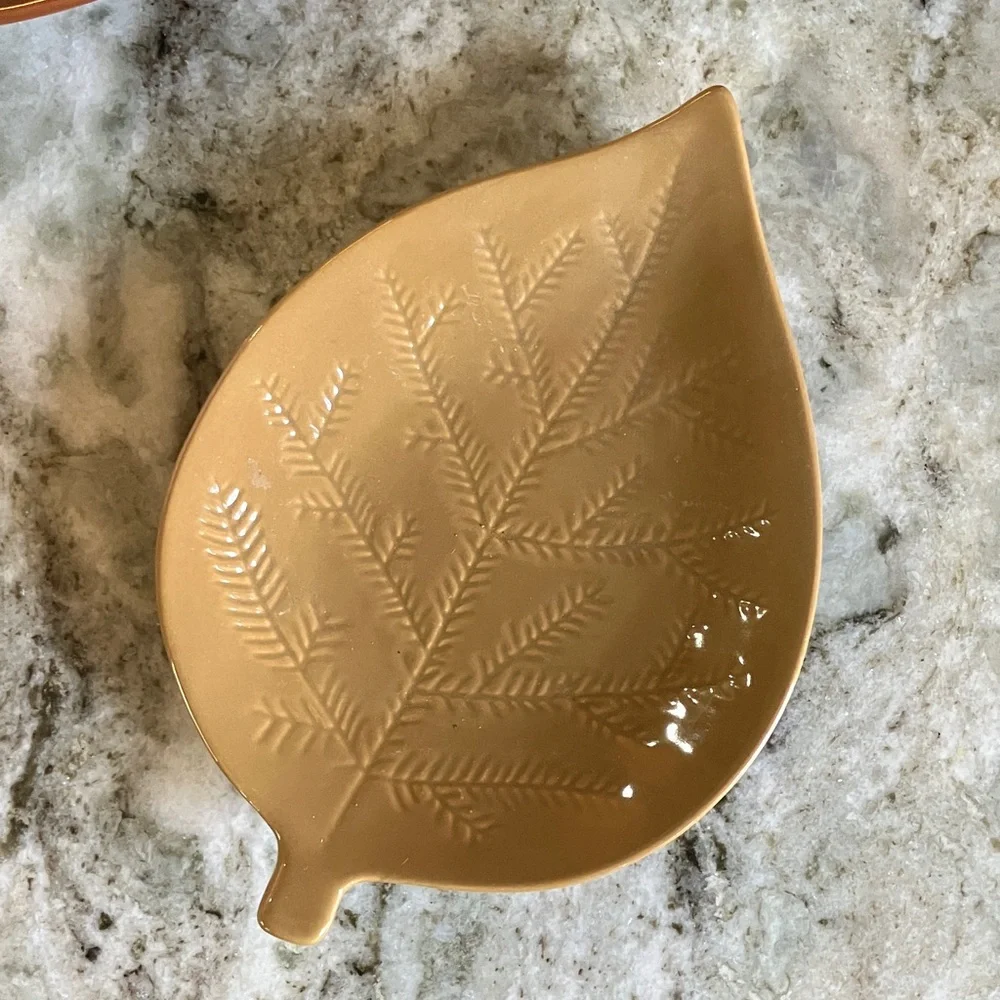 Crate & Barrel Autunno Appetizer Plates--Leaf Shaped Set of 3